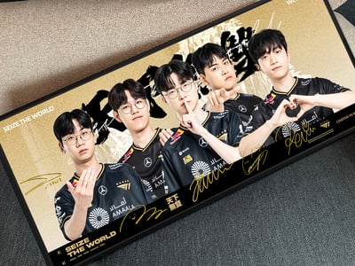 【週邊】千鳥社－英雄聯盟 T1 第六冠 橫版 裝飾畫＆滑鼠墊2