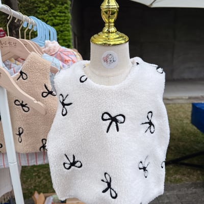 【現貨】羊羔絨綁帶背心 - 白色蝴蝶結1