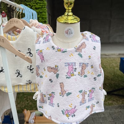 【現貨】羊羔絨綁帶背心 - 兔兔熊熊1