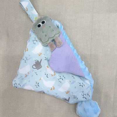 【 現貨 】娃娃安撫巾（啾啾球款）1