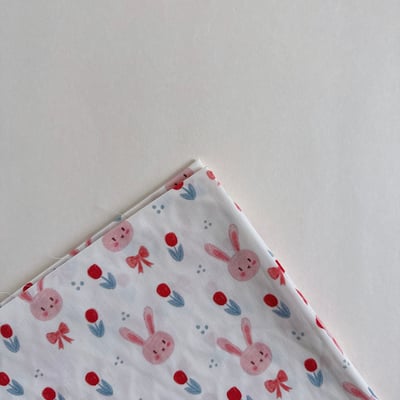 【 選布 】白底蝴蝶結鬱金香兔1