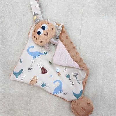 【 現貨 】娃娃安撫巾（啾啾球款）1