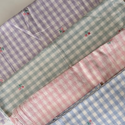 【 選布 】刺繡櫻桃格 皺皺紗材質 - 下單備註顏色（粉/藍/綠/紫）1