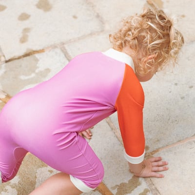 法國KiETLA ICONIK 幼童連身防曬泳衣(莓果粉橘)7