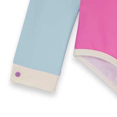 法國KiETLA ICONIK 女童長袖連身防曬泳衣(棉花糖粉藍)4