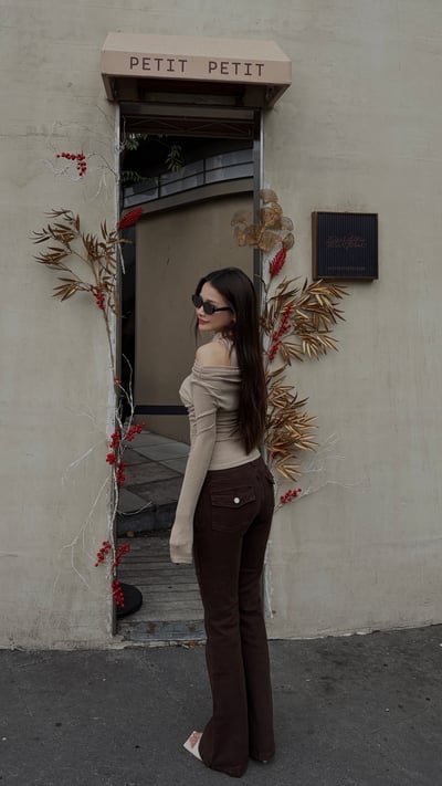 CASUAL大長腿翹臀高腰牛仔喇叭褲(深咖)2