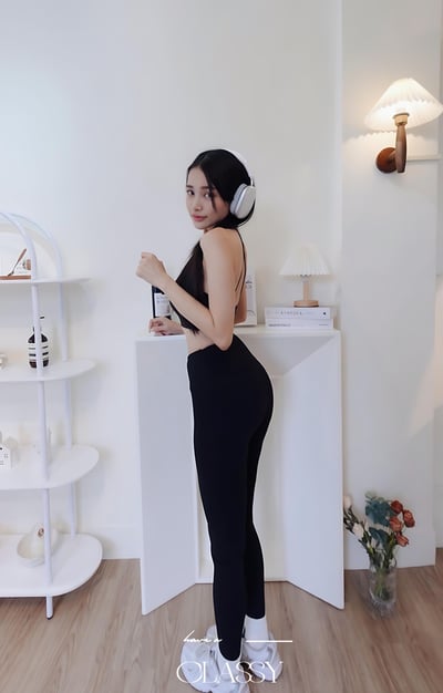 設計簍空提臀蜜桃瑜珈褲 黑色3