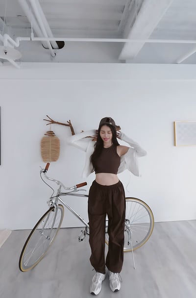 短版收腰圓弧磨毛連帽外套 白4