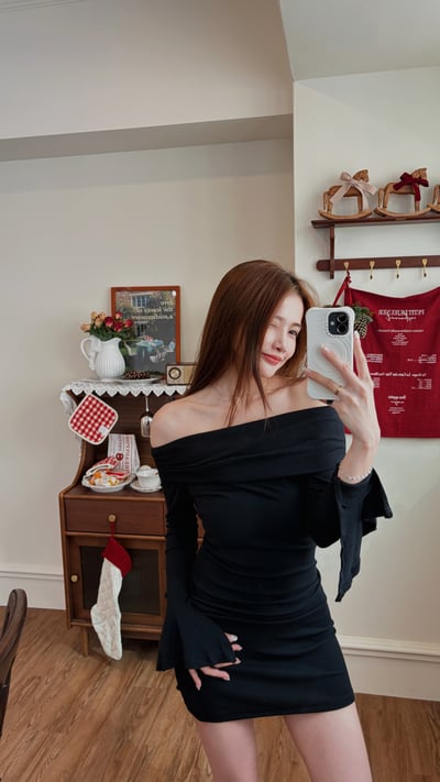 Xmas氣質一字領厚棉喇叭袖洋裝 黑5