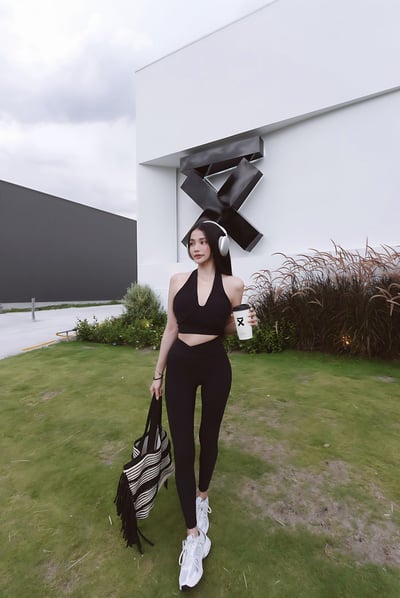 高質感繞脖瑜珈套裝 黑3