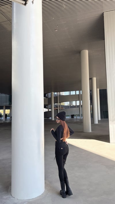 2026PILATES短版斜領絕美長袖BRATOP(附綁帶) 黑5