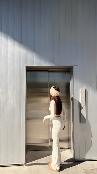 2026PILATES高腰後簍空提臀瑜珈喇叭褲 米白7