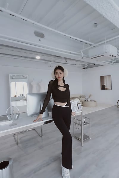 Sporty girl 小香撞色交叉喇叭瑜珈褲3