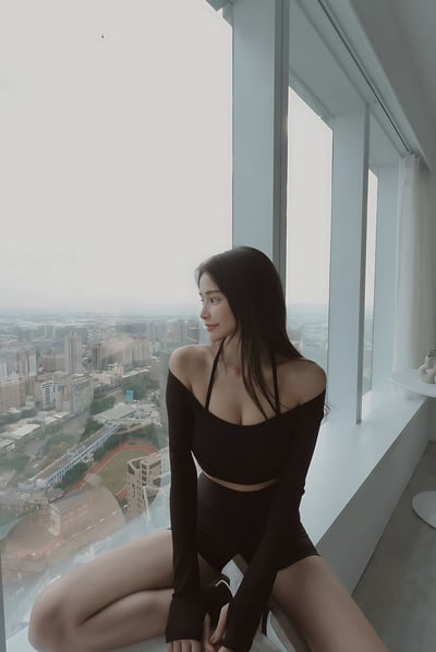 本期大推!sport繞脖長袖BraTop 黑8