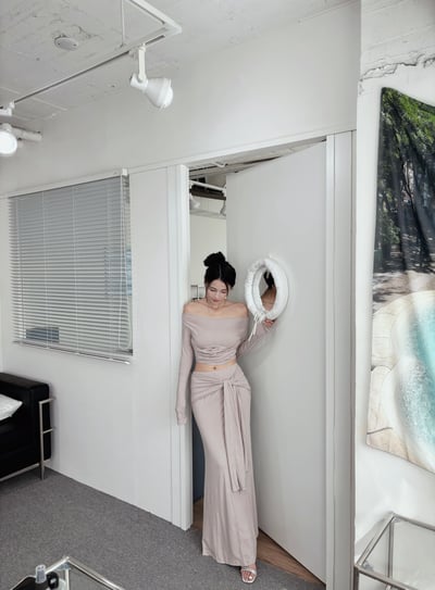 COZY氣質一字領扭結+長裙套裝 氣質杏6