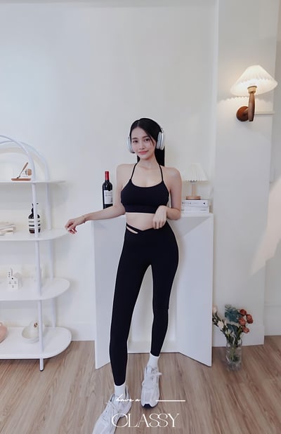 設計簍空提臀蜜桃瑜珈褲 黑色5