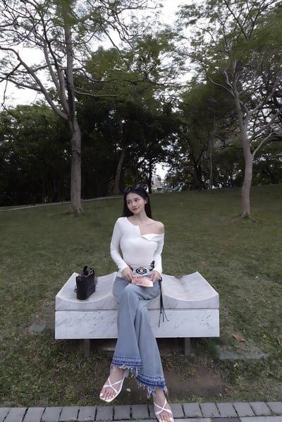 PURE純欲排扣斜肩側抓皺上衣 (白/灰/黑/紅)5