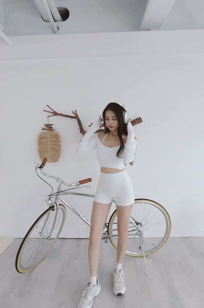 本期大推!sport繞脖長袖BraTop 白2