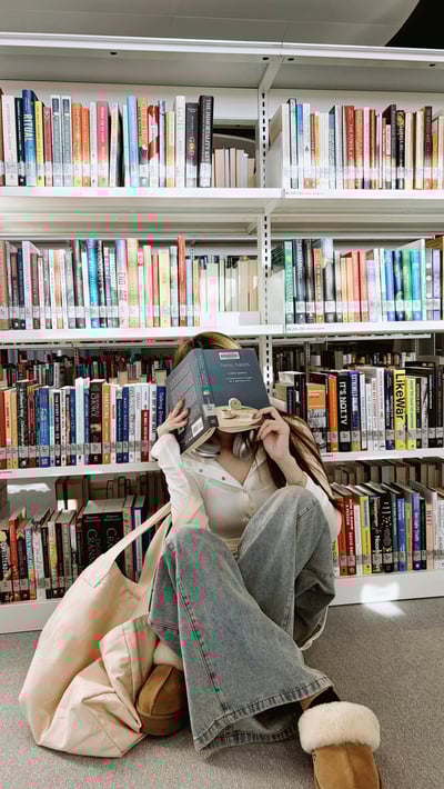 2026PILATES 歐美連帽透膚抽繩上衣 白4