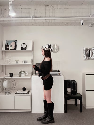 COZY必收側抓皺上衣+褲裙套裝(附腰帶) 黑7