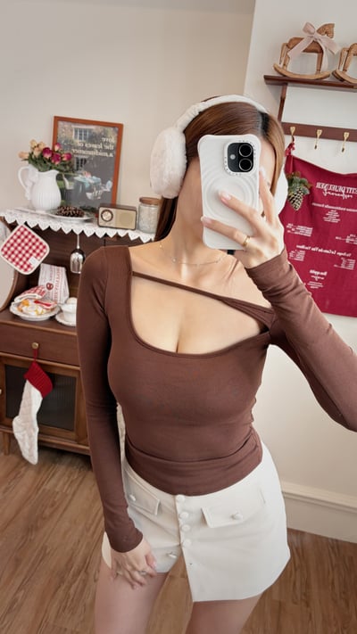 Xmas本期必收斜肩簍空Bratop 咖4