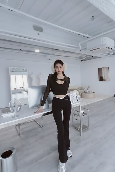 小眾假兩件透肌簍空瑜珈Bra Top2