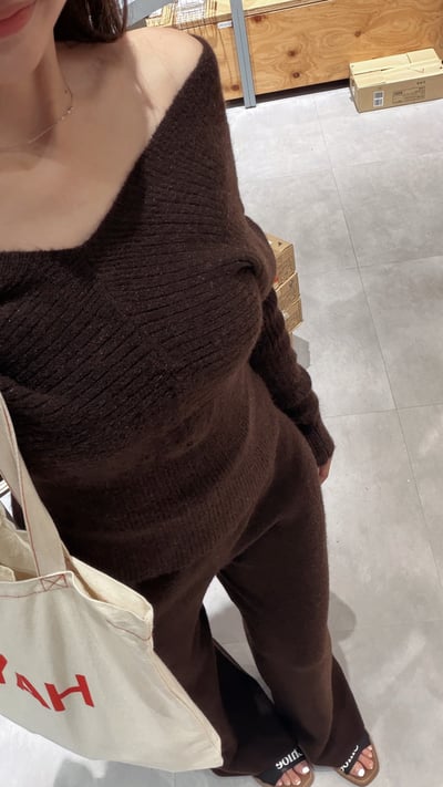 CASUAL氣質仙女v領露肩+針織褲套裝(深咖)5