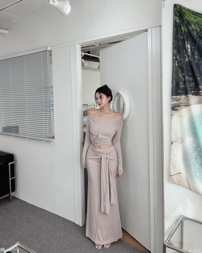 COZY氣質一字領扭結+長裙套裝 氣質杏10