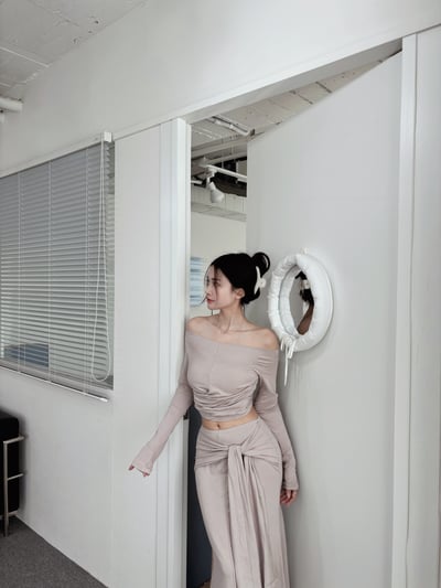 COZY氣質一字領扭結+長裙套裝 氣質杏7