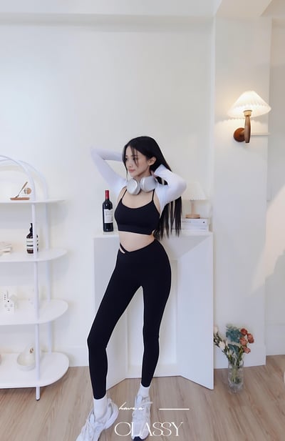 設計簍空提臀蜜桃瑜珈褲 黑色8