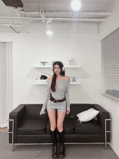 COZY必收側抓皺上衣+褲裙套裝(附腰帶) 淺灰9