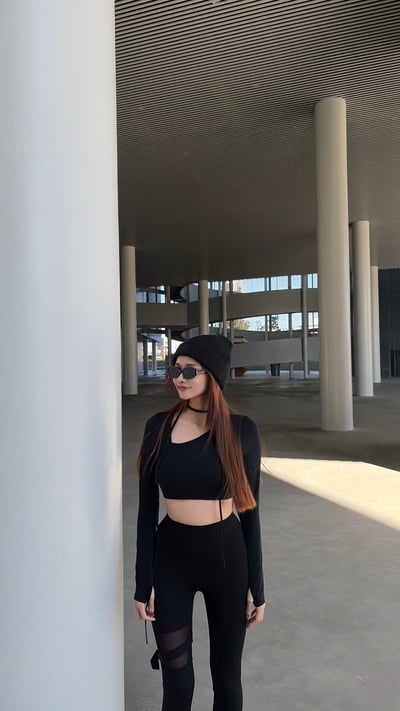 2026PILATES短版斜領絕美長袖BRATOP(附綁帶) 黑9