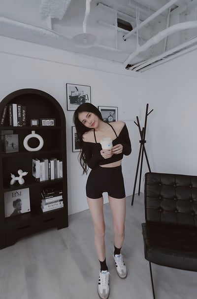 本期大推!sport繞脖長袖BraTop 黑5