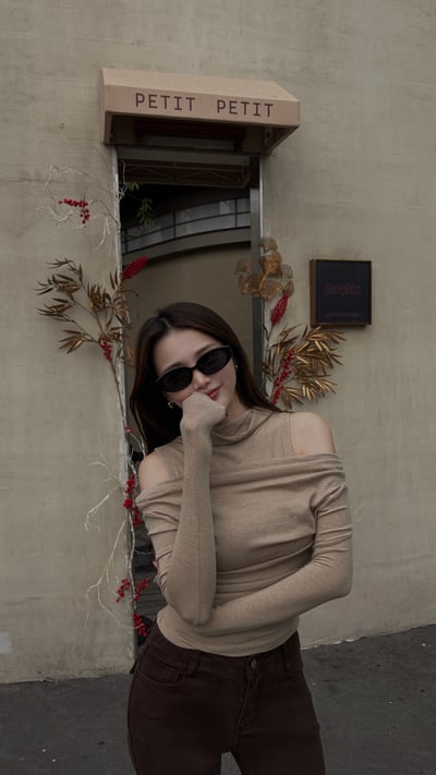 CASUAL氣質露肩垂領上衣(奶茶)2