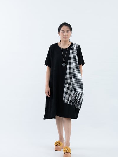 SEDA 大尺碼..脇邊拼接大小格子洋裝~胸圍44~60英吋~11150024