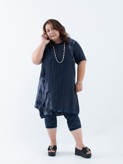 SEDA 大尺碼圓領短袖下擺剪接格子配布加長上衣兼洋裝11150113