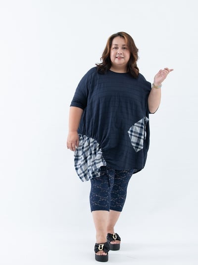 SEDA 中大超大尺碼圓領短袖下擺格子加長上衣  【1111006】9