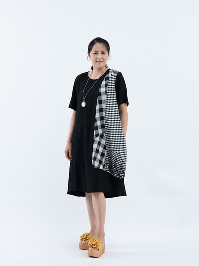 SEDA 大尺碼..脇邊拼接大小格子洋裝~胸圍44~60英吋~11150023