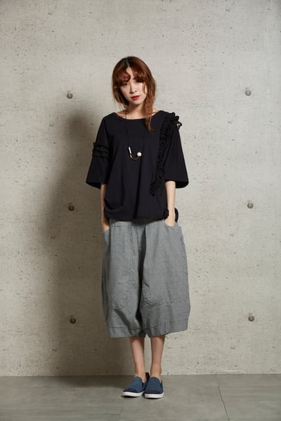 gd shop  1722011 不對稱蕾絲荷葉上衣3