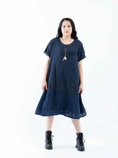 SEDA 超大尺碼圓領短袖下擺蕾絲洋裝~111500913