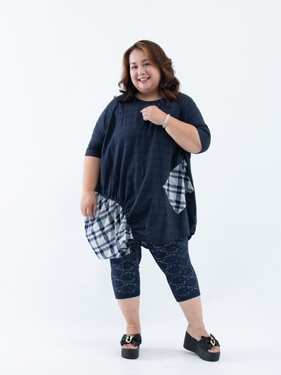 SEDA 中大超大尺碼圓領短袖下擺格子加長上衣  【1111006】1