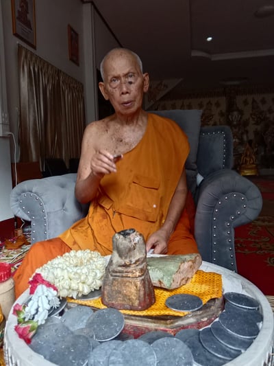 龍婆chao 崇迪坐雞14