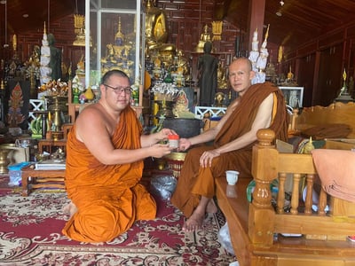 龍婆chao 崇迪坐雞10