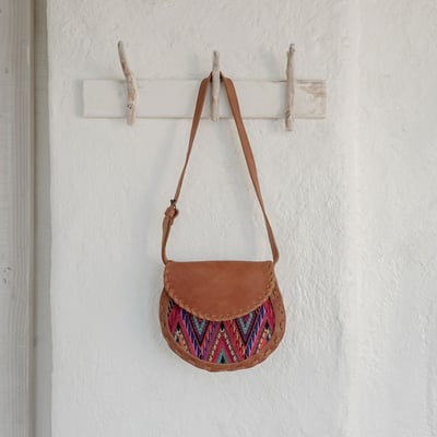 Camelia (深色皮革)2