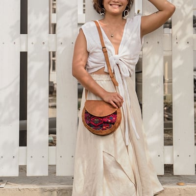 Camelia (深色皮革)5