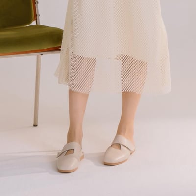 弧面魔鬼氈繫帶穆勒鞋3