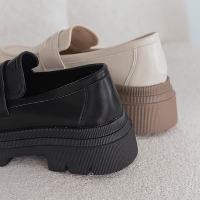 輕量厚底寬版鬆糕樂福鞋5