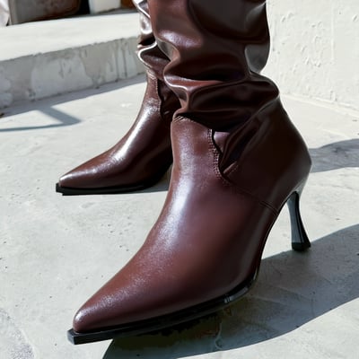 都會尖頭V口皺褶細跟長靴5