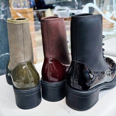 硬派漆皮拼接綁帶短靴5