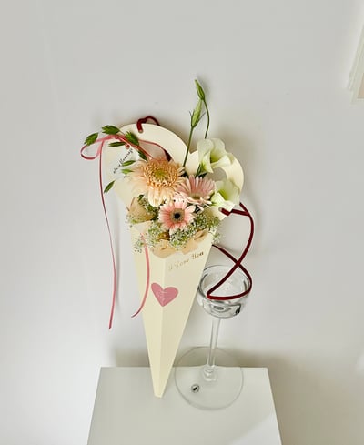 陽光燦爛韓式情人非洲菊攜帶愛心花束盒 Flower Gift4